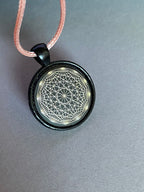 Amulett – schwarz, Dodecagram, Disc in schwarz, 25 mm, zinnlegiert, kupferunterlegt – Produktansicht 1