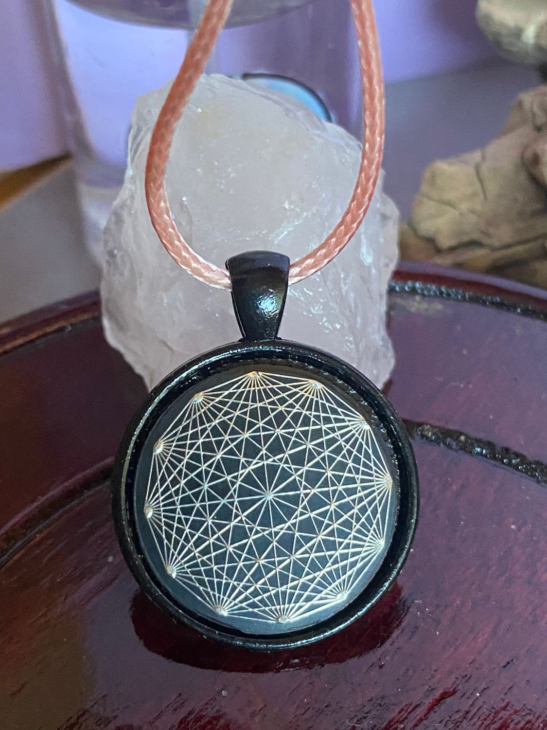 Amulett – schwarz, Dodecagram, Disc in schwarz, 25 mm, zinnlegiert, kupferunterlegt – Produktansicht 1
