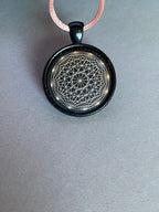 Amulett – schwarz, Dodecagram, Disc in schwarz, 25 mm, zinnlegiert, kupferunterlegt – Produktansicht 1