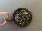 Amulett – kupferfarbend (kein Kupfer) – Blume des Lebens – 25 mm / goldlegiert / schwarz – Produktansicht 1