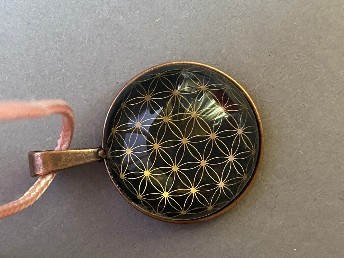 Amulett – kupferfarbend (kein Kupfer) – Blume des Lebens – 25 mm / goldlegiert / schwarz – Produktansicht 1