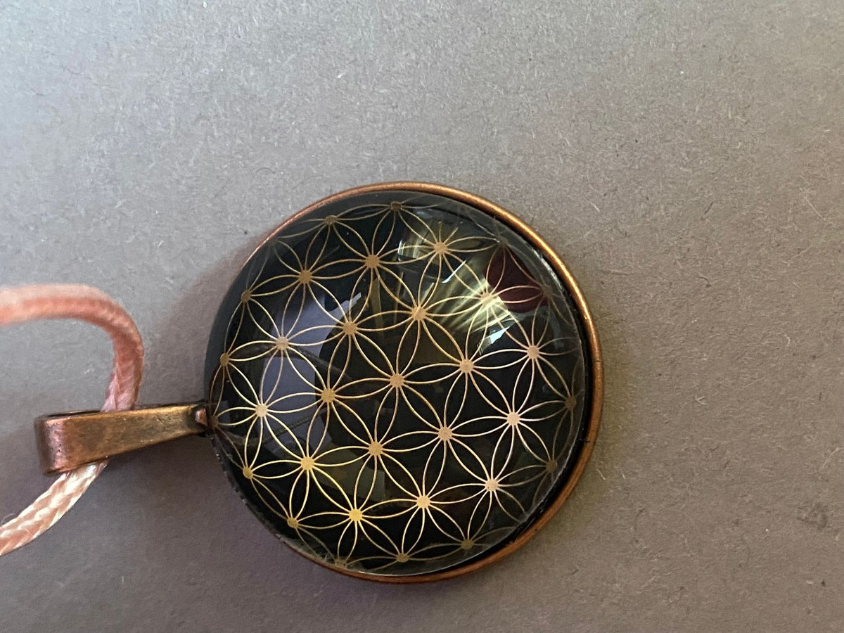 Amulett – kupferfarbend (kein Kupfer) – Blume des Lebens – 25 mm / goldlegiert / schwarz – Produktansicht 1