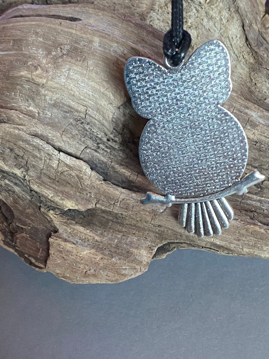Amulett – Eule – Lakhovsky MWO Antenne als – Lakhovsky MWO – 25 mm / zinnlegiert / Fassung silberfarben – Produktansicht 1