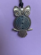 Amulett – Eule – Lakhovsky MWO Antenne als – Lakhovsky MWO – 25 mm / zinnlegiert / Fassung silberfarben – Produktansicht 1