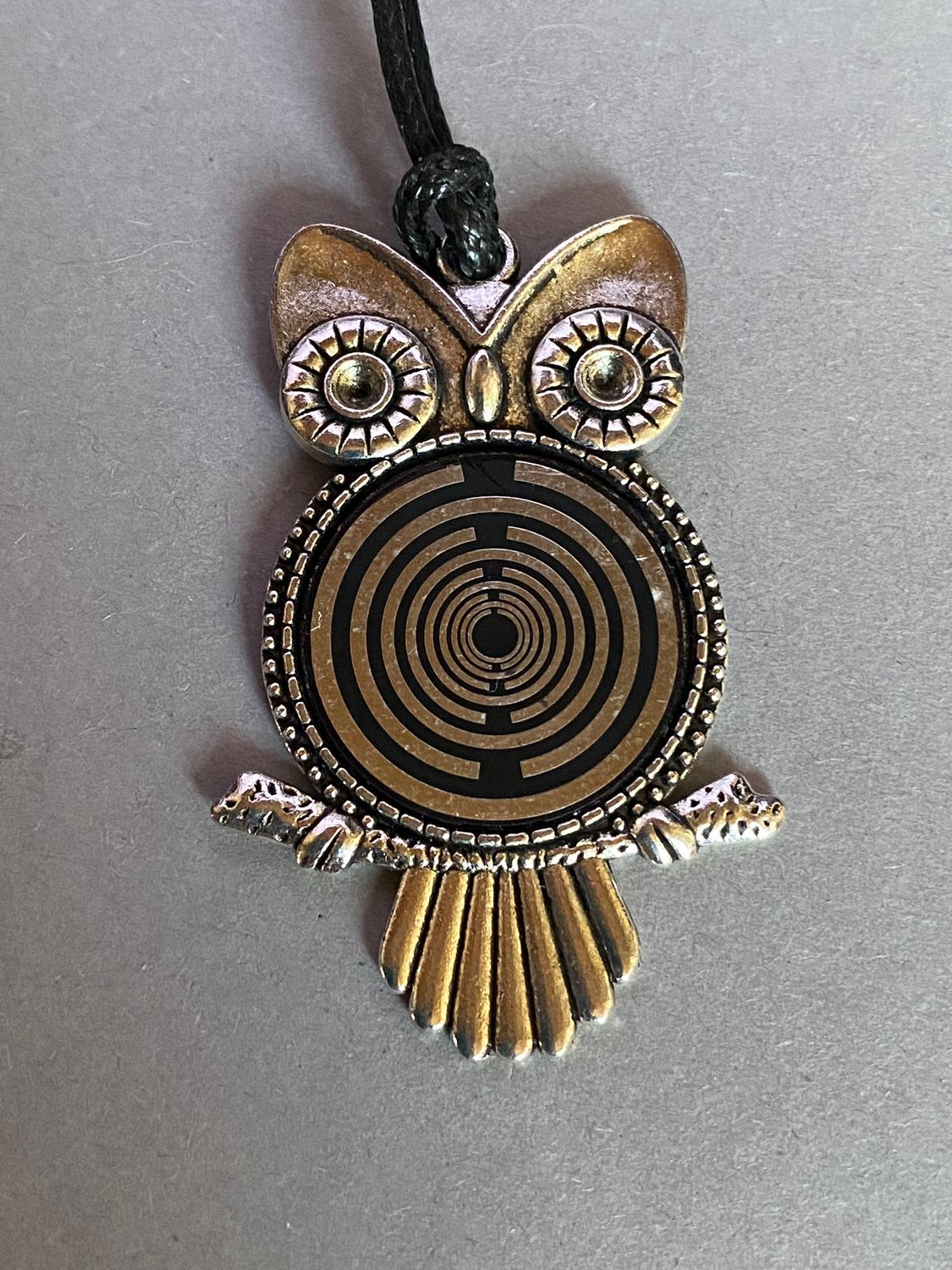 Amulett – Eule – Lakhovsky MWO Antenne als – Lakhovsky MWO – 25 mm / zinnlegiert / Fassung silberfarben – Produktansicht 1