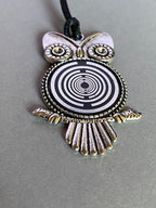 Amulett – Eule – Lakhovsky MWO Antenne als – Lakhovsky MWO – 25 mm / zinnlegiert / Fassung silberfarben – Produktansicht 1