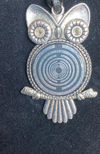 Amulett – Eule – Lakhovsky MWO Antenne als – Lakhovsky MWO – 25 mm / zinnlegiert / Fassung silberfarben – Produktansicht 1