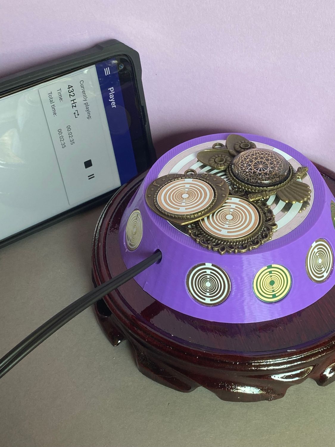 69 mm VibraNex UFO, 1-farbig, Oberflächenplatte zinnlegiert, Füllung Amethyst – Produktansicht 1
