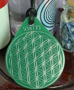 Anhänger Blume des Lebens – Bifilar Spule, grün, ca. 40 mm x 48 mm, zinnlegiert – Produktansicht 1