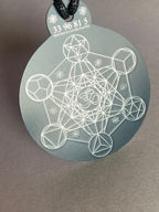 Anhänger Metatron schwarz, zinnlegiert ca. 52 mm x 62 mm – Produktansicht 1