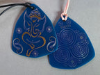 Amulett – Disc – Ganesha der Glücksbote+ die – 69 mm / zinnlegiert / blau – Produktansicht 1