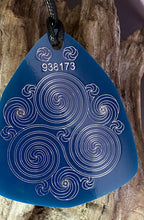 Amulett – Disc – Ganesha der Glücksbote+ die – 69 mm / zinnlegiert / blau – Produktansicht 1