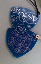Amulett – Disc – Ganesha der Glücksbote+ die – 69 mm / zinnlegiert / blau – Produktansicht 1