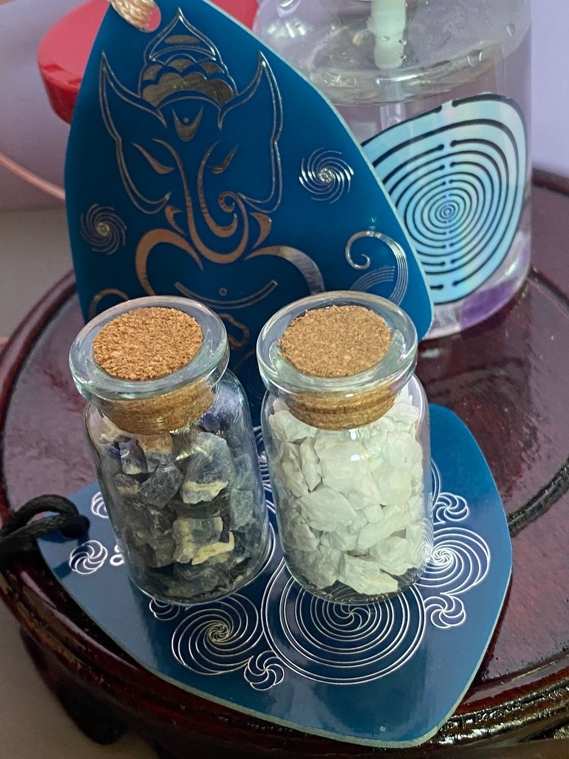Amulett – Disc – Ganesha der Glücksbote+ die – 69 mm / zinnlegiert / blau – Produktansicht 1
