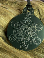 Anhänger Metatron schwarz, zinnlegiert ca. 52 mm x 62 mm – Produktansicht 1