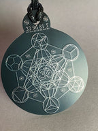 Anhänger Metatron schwarz, zinnlegiert ca. 52 mm x 62 mm – Produktansicht 1
