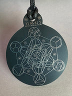 Anhänger Metatron schwarz, zinnlegiert ca. 52 mm x 62 mm – Produktansicht 1