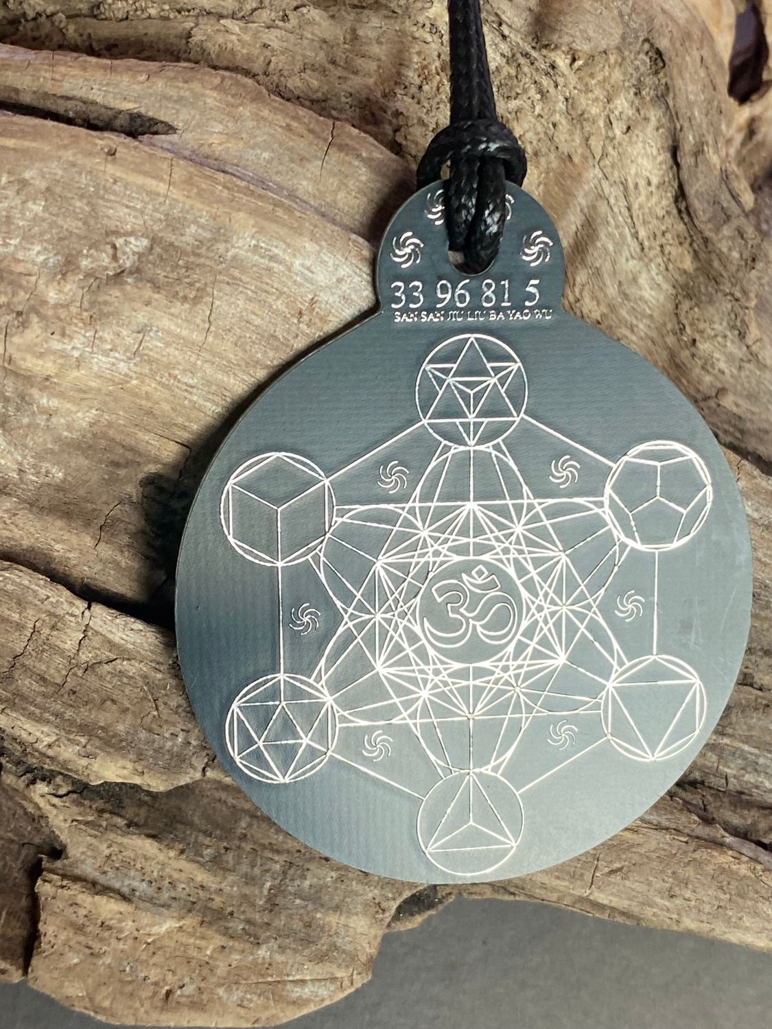 Anhänger Metatron schwarz, zinnlegiert ca. 52 mm x 62 mm – Produktansicht 1
