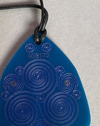 Amulett – Disc – Ganesha der Glücksbote+ die – 69 mm / zinnlegiert / blau – Produktansicht 1