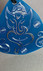 Amulett – Disc – Ganesha der Glücksbote+ die – 69 mm / zinnlegiert / blau – Produktansicht 1