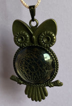Amulett – Krafttier Eule – Dodecagram – goldlegiert / nachtschwarz – Produktansicht 1
