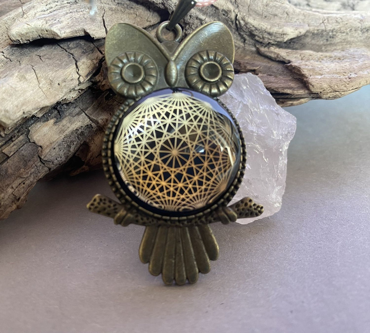 Amulett – Krafttier Eule – Dodecagram – goldlegiert / nachtschwarz – Produktansicht 1