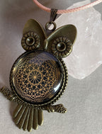 Amulett – Krafttier Eule – Dodecagram – goldlegiert / nachtschwarz – Produktansicht 1