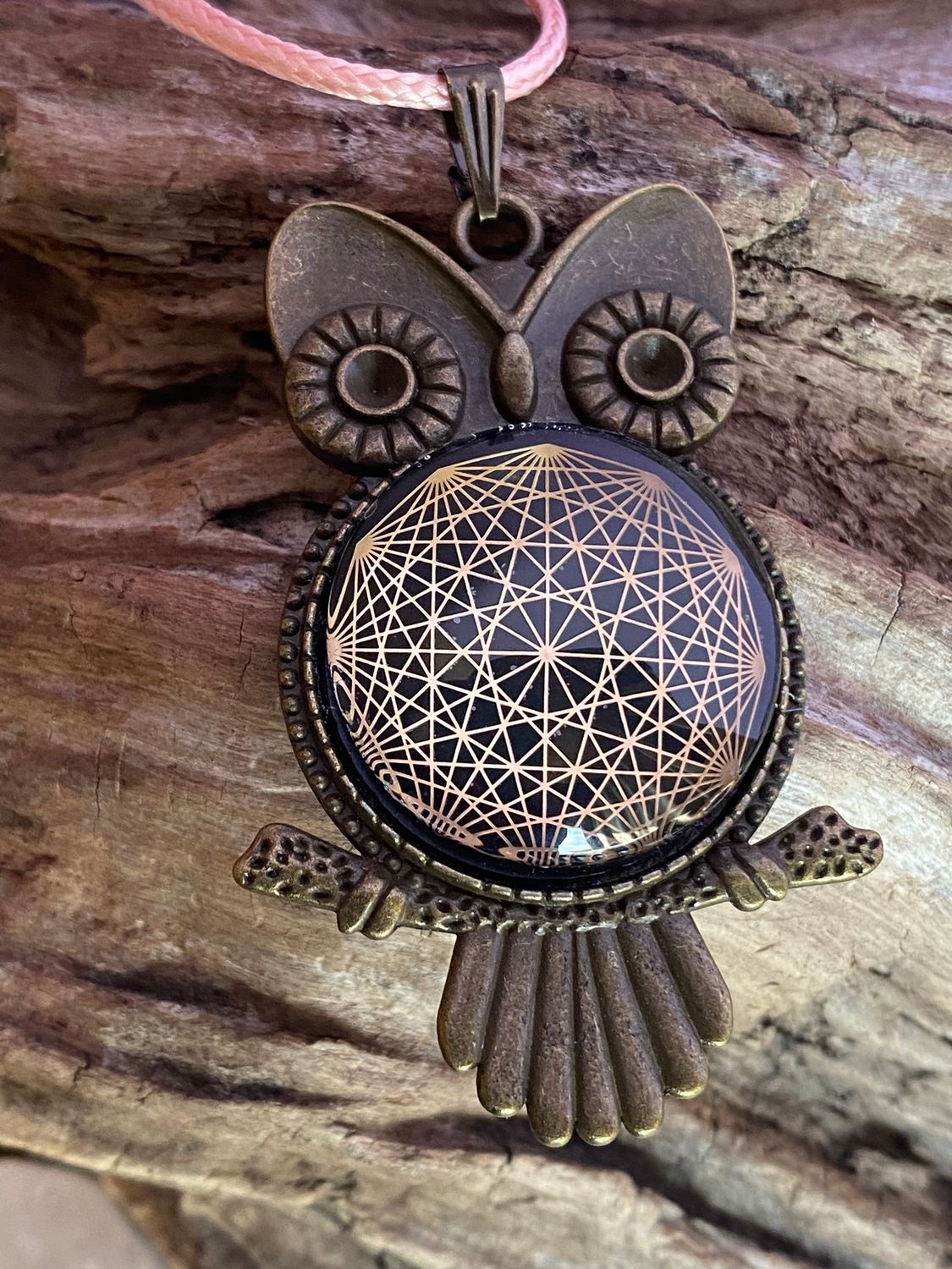 Amulett – Krafttier Eule – Dodecagram – goldlegiert / nachtschwarz – Produktansicht 1