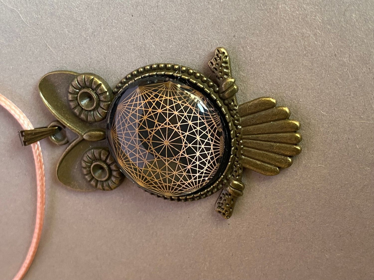 Amulett – Krafttier Eule – Dodecagram – goldlegiert / nachtschwarz – Produktansicht 1