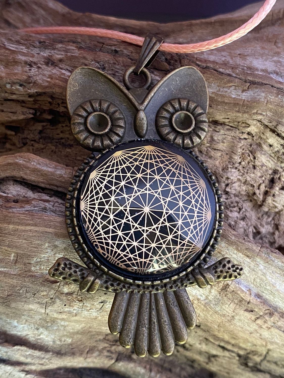 Amulett – Krafttier Eule – Dodecagram – goldlegiert / nachtschwarz – Produktansicht 1