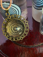 Amulett – bronzefarben, Dodecagram 12 – er Stern, Disc in schwarz 25 mm, goldlegiert, kupferunterlegt – Produktansicht 1