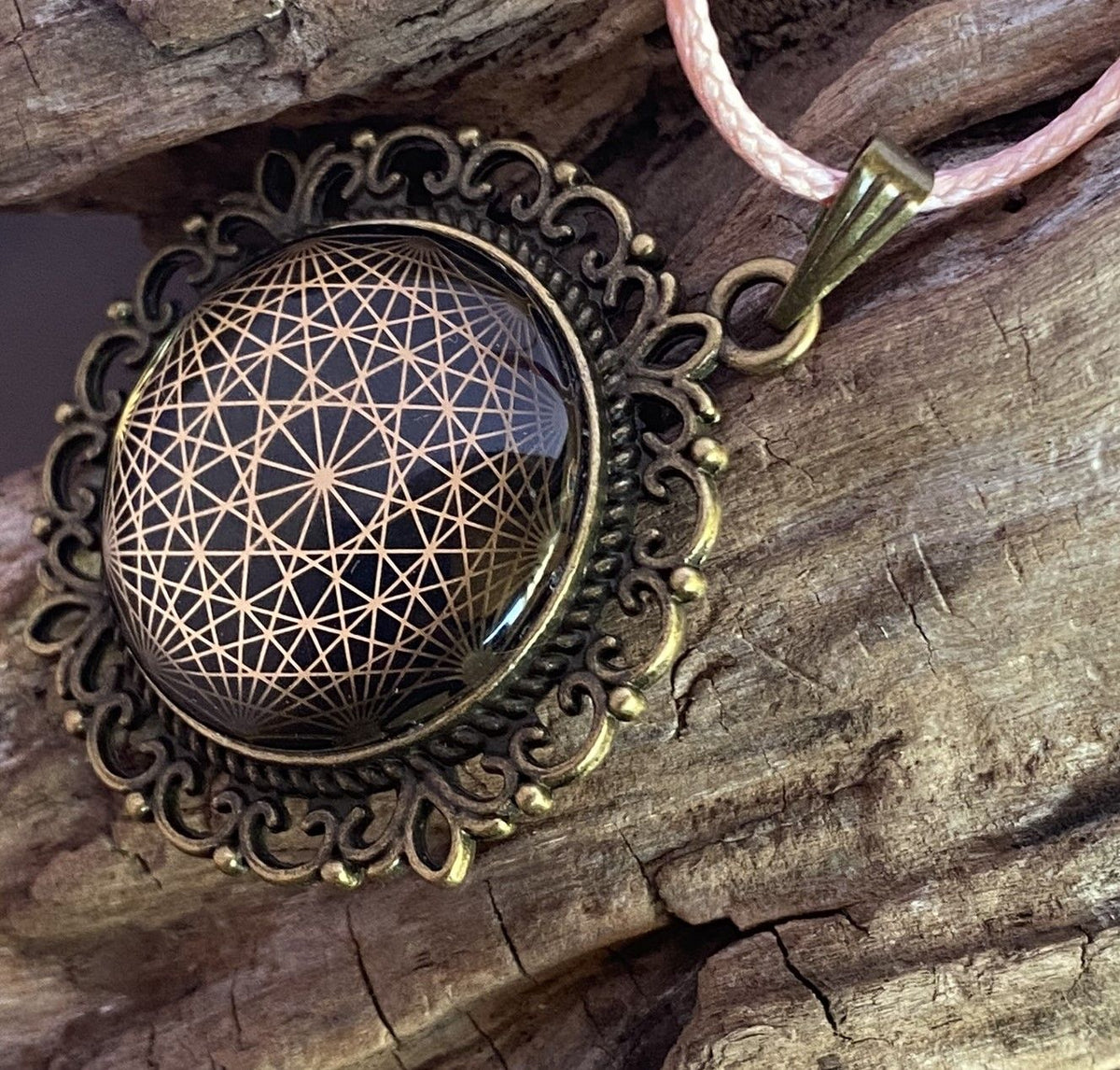Amulett – bronzefarben, Dodecagram 12 – er Stern, Disc in schwarz 25 mm, goldlegiert, kupferunterlegt – Produktansicht 1