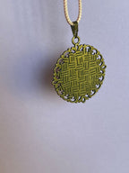 Amulett – bronzefarben, Lakhovsky MWOn Symbol, Disc in weiß 25 mm, goldlegiert, kupferunterlegt – Produktansicht 1