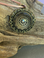 Amulett – bronzefarben, Dodecagram 12 – er Stern, Disc in schwarz 25 mm, goldlegiert, kupferunterlegt – Produktansicht 1