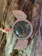 Amulett – glamour – Dodecagram – 25 mm / goldlegiert / Fassung altrose Engelsflügel – Produktansicht 1