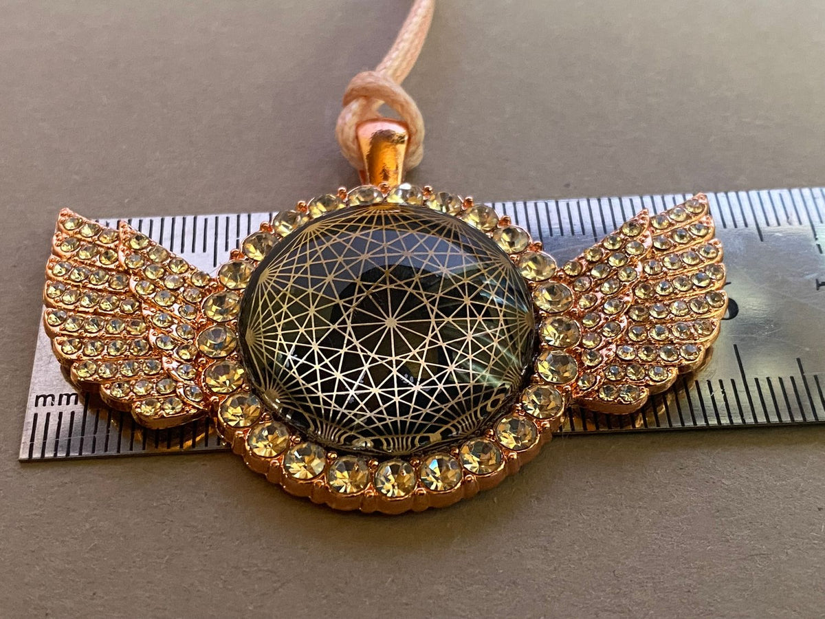 Amulett – glamour – Dodecagram – 25 mm / goldlegiert / Fassung altrose Engelsflügel – Produktansicht 1