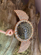 Amulett – glamour – Dodecagram – 25 mm / goldlegiert / Fassung altrose Engelsflügel – Produktansicht 1