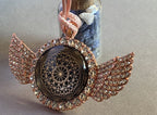 Amulett – glamour – Dodecagram – 25 mm / goldlegiert / Fassung altrose Engelsflügel – Produktansicht 1