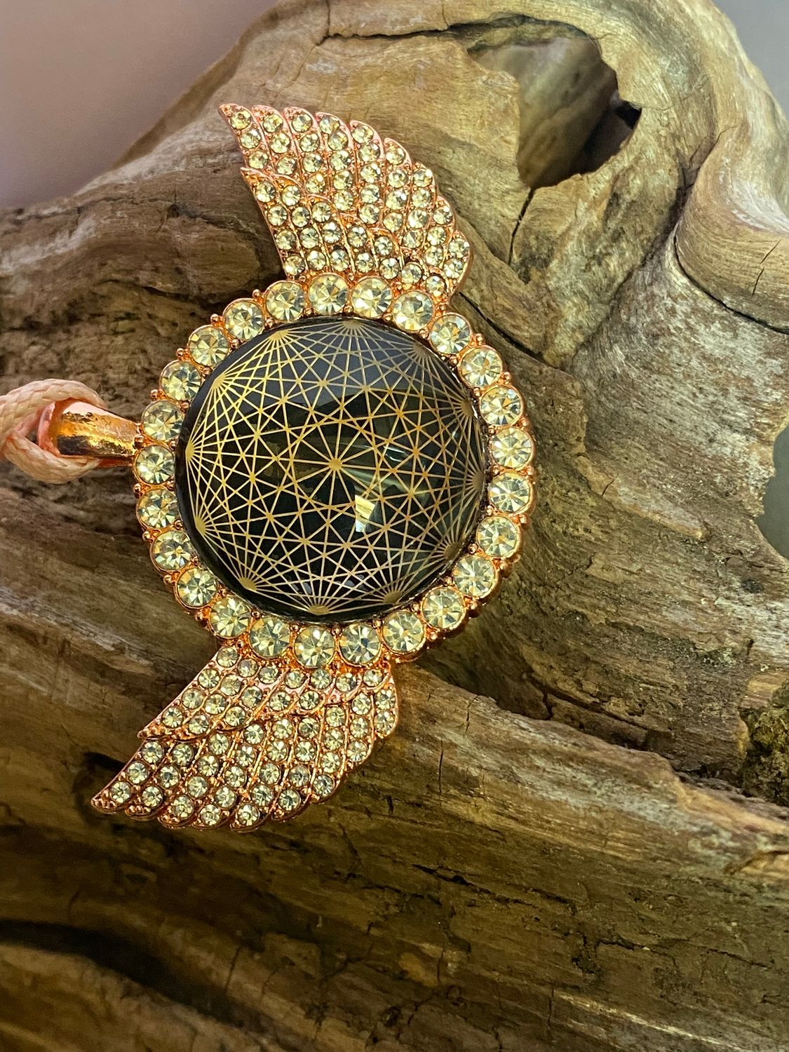 Amulett – glamour – Dodecagram – 25 mm / goldlegiert / Fassung altrose Engelsflügel – Produktansicht 1