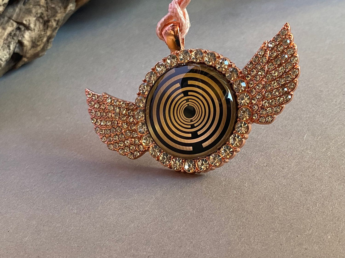 Amulett – glamour – Lakhovsky MWO – 25 mm / goldlegiert / Fassung altrose Farbe Engelsflügel – Produktansicht 1