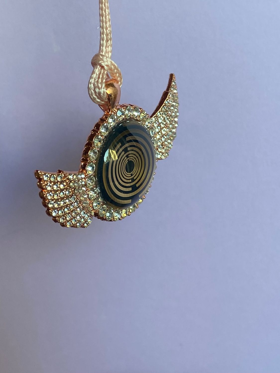 Amulett – glamour – Lakhovsky MWO – 25 mm / goldlegiert / Fassung altrose Farbe Engelsflügel – Produktansicht 1