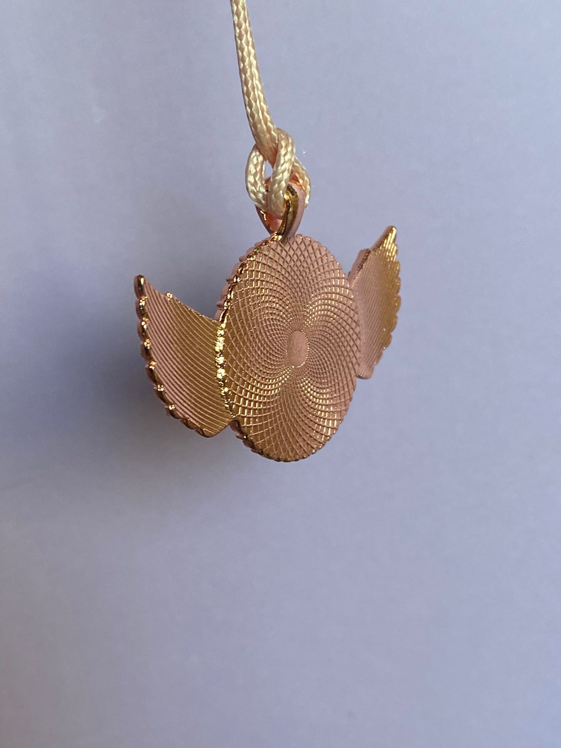 Amulett – glamour – Lakhovsky MWO – 25 mm / goldlegiert / Fassung altrose Farbe Engelsflügel – Produktansicht 1