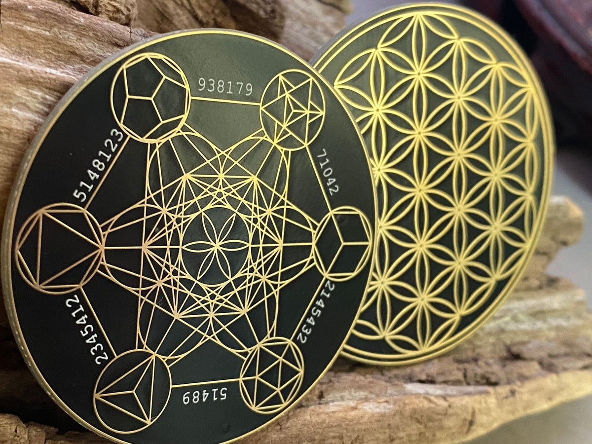 50 mm Disc – Metatron + Blume des Lebens – goldlegiert / schwarz – Produktansicht 1