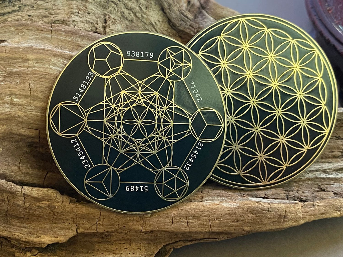 50 mm Disc – Metatron + Blume des Lebens – goldlegiert / schwarz – Produktansicht 1