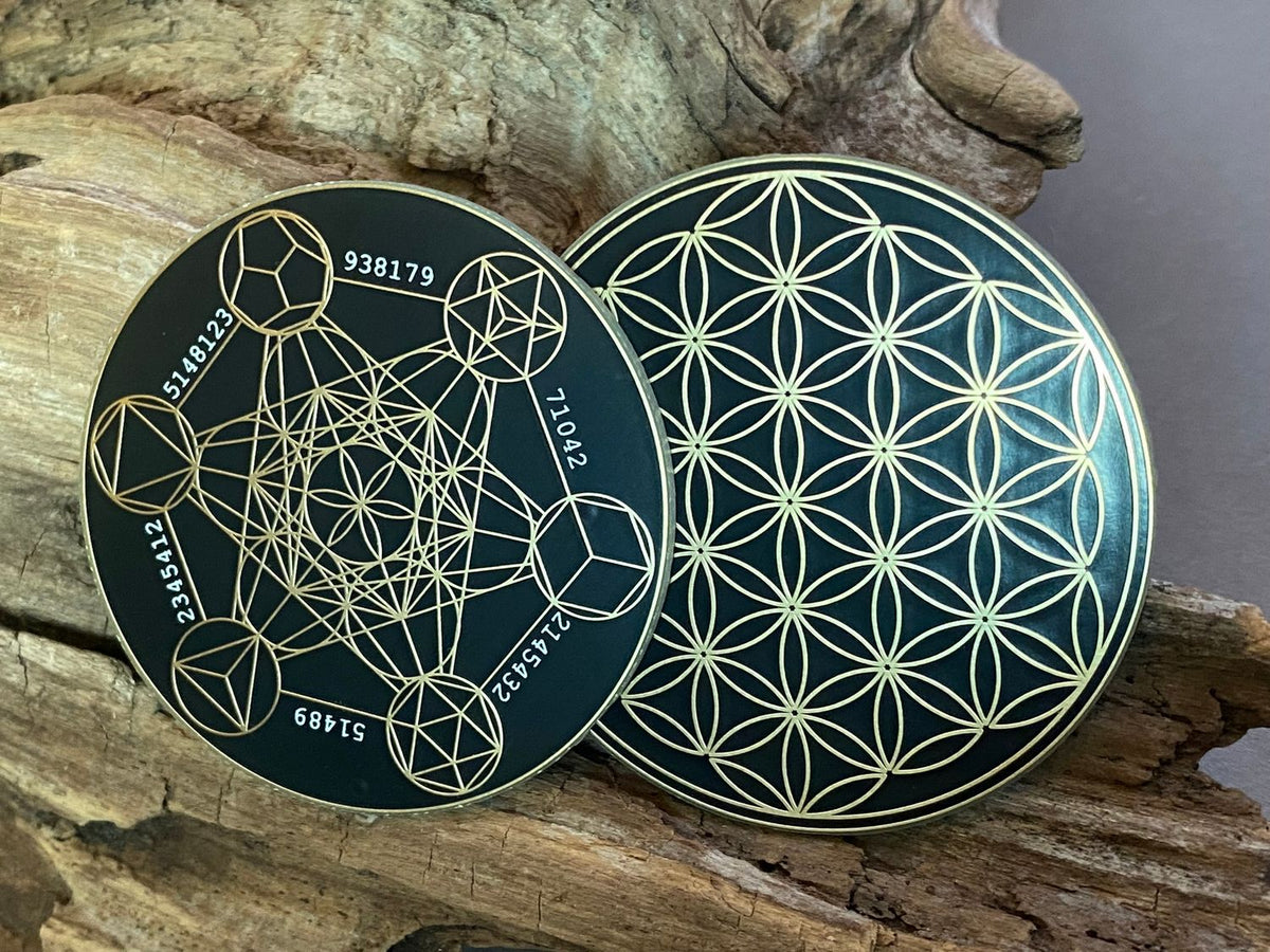 50 mm Disc – Metatron + Blume des Lebens – goldlegiert / schwarz – Produktansicht 1
