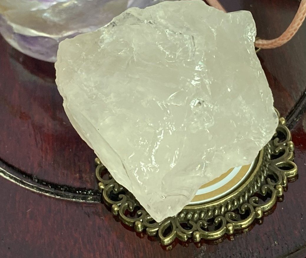 Amulett – bronzefarben, Lakhovsky MWOn Symbol, Disc in weiß 25 mm, goldlegiert, kupferunterlegt – Produktansicht 1