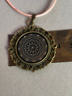 Amulett – Lakhovsky MWO – 25 mm / zinnlegiert / schwarz – Produktansicht 1