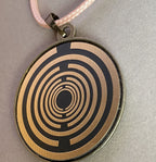Amulett – bronzefarben, Wicca, Lakhovsky MWO, Disc in schwarz, goldlegiert, kupferunterlegt – Produktansicht 1
