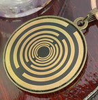 Amulett – bronzefarben, Wicca, Lakhovsky MWO, Disc in schwarz, goldlegiert, kupferunterlegt – Produktansicht 1