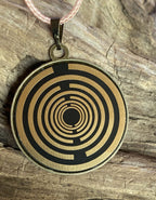 Amulett – bronzefarben, Wicca, Lakhovsky MWO, Disc in schwarz, goldlegiert, kupferunterlegt – Produktansicht 1